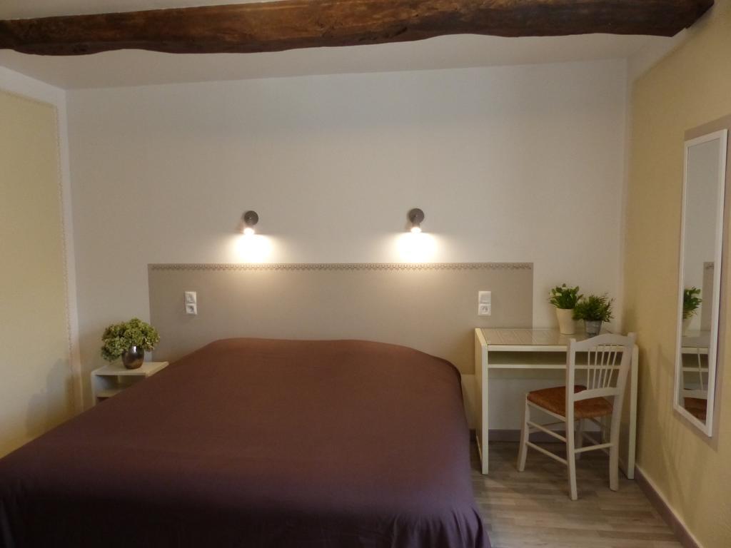 Auberge De Trente Pas Saint-Ferreol-Trente-Pas Room photo
